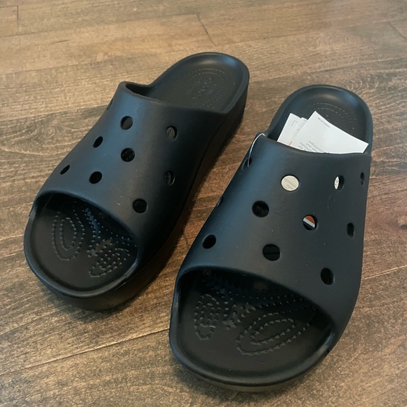 NWT Crocs Classic Platform Slides Black Size 9 - Picture 3 of 6